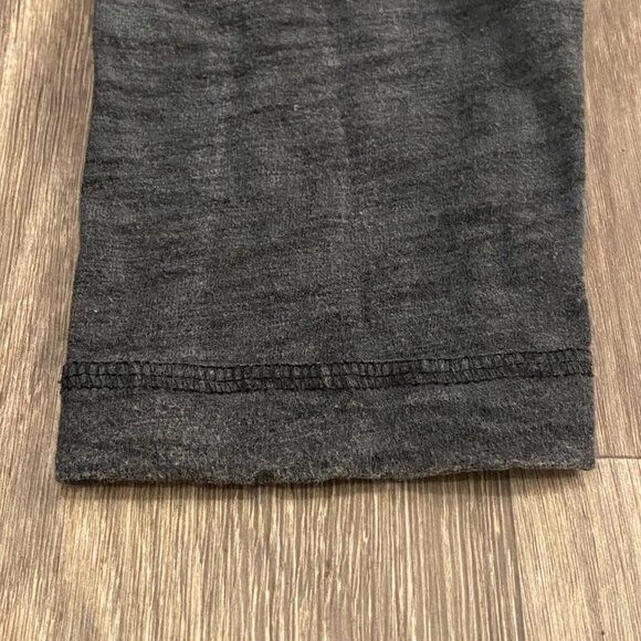 GUESS V Neck Long Sleeve Black and Gray Shirt Men's Size Large - Picture 8 of 8